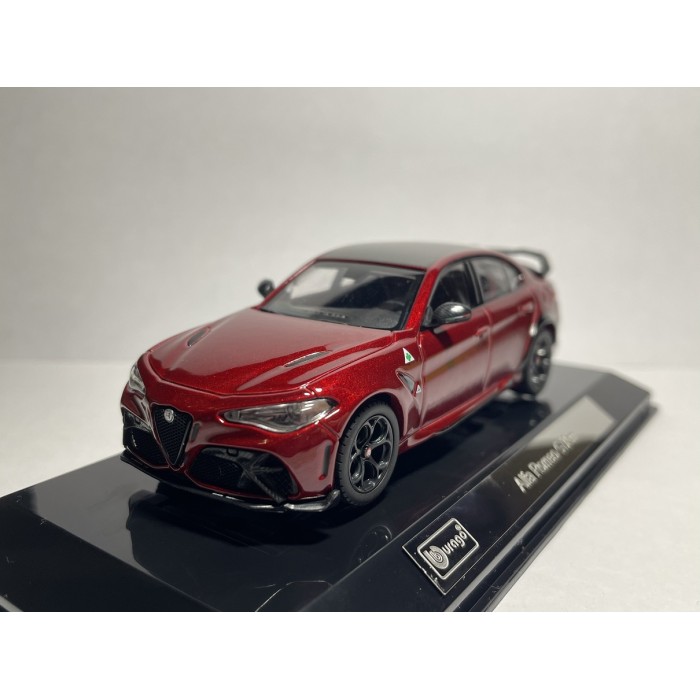 Автомодель Alfa Romeo Giulia GTAm 2020 червона Bburago 1:43 Автомодель Alfa Romeo Giulia GTAm 2020 червона Bburago 1:43