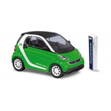 Модель Smart Fortwo Coupe E-drive із зарядною станцією Busch 46225