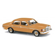 Автомодель Mercedes-Benz W123 1977 Busch 46871