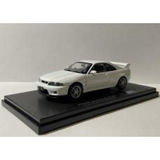 Автомодель Nissan Skyline GT-R (R-33) Vspec білий 1995 Ebbro 