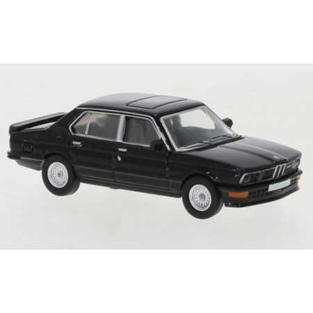 Автомодель BMW M535i (E12) PCX 870095